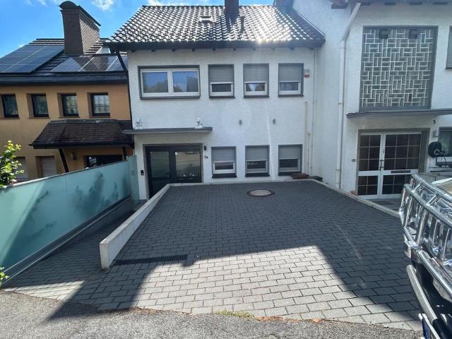 Reihenmittelhaus mit Einliegerwohnung