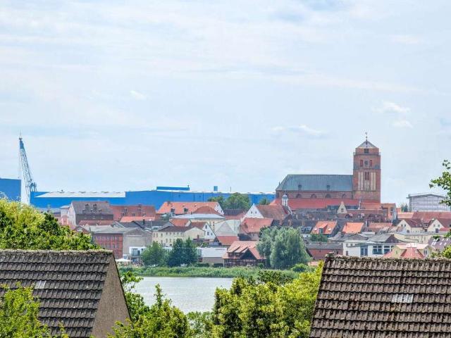 Reihenmittelhaus mit Garten & Einliegerwohnung in ruhiger Wolgaster Lage