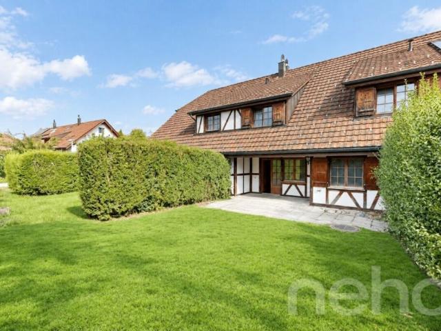 Reihenmittelhaus mit Garten und enormem Potenzial in Oetwil am See