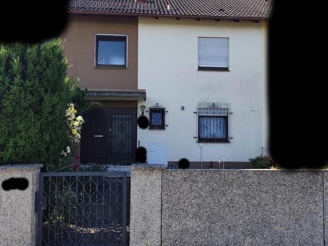 Reihenmittelhaus in Augsburg Lechhausen – 4 Zimmer, Garten, Garage und Ausbaupotenzial