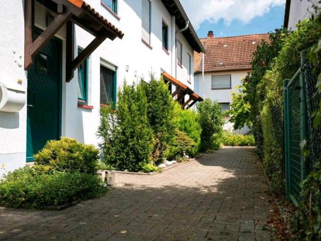 Reihenmittelhaus 4Zi in Pfinztal Berghausen zu verkaufen!