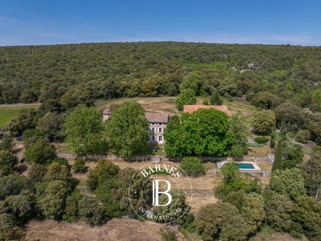 Reillanne Domaine 800m2 Dependances Piscine 65 Ha Vue P. 350m² Reillanne
