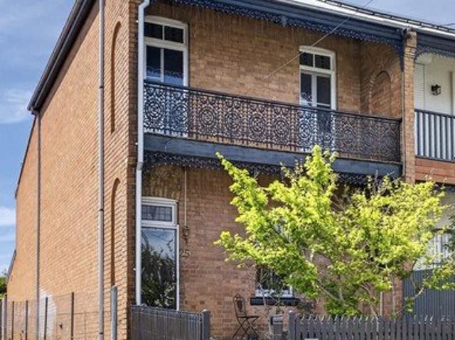 Reimagined 1888 Victorian End Terrace with Detached Creative Studio