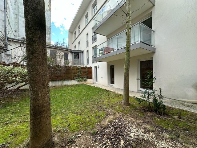 REIMS Type 5 avec terrasses, jardin et garages en sous sol