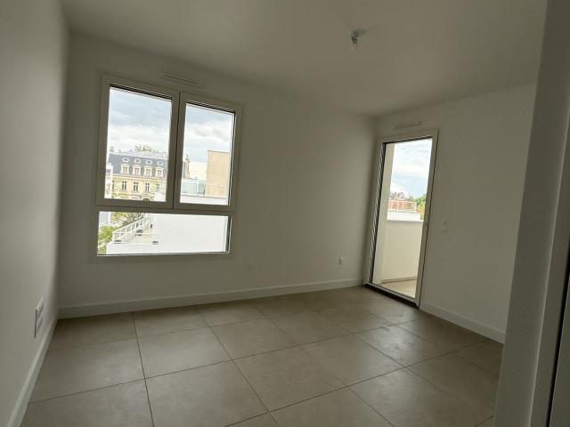Reims Hyper Centre Quartier Boulingrin, studio de 21m2 avec balcon disponible à partir du 21/08/2026