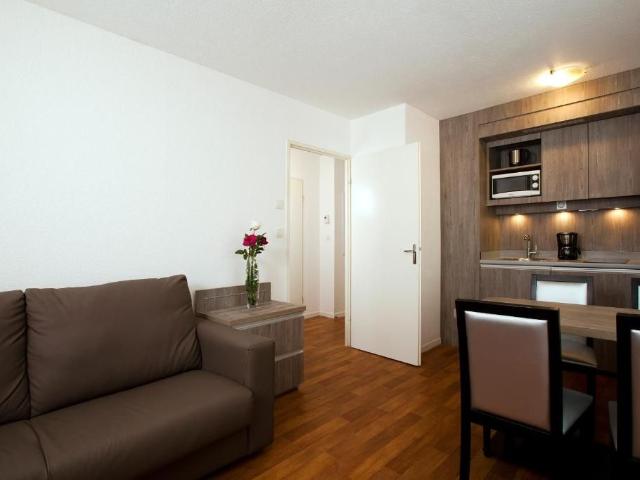 Reims lovely and spacious 1 BR apartment