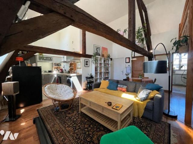 REIMS RUE DE L'ÉQUERRE Appartement Type 4 meublé avec garage