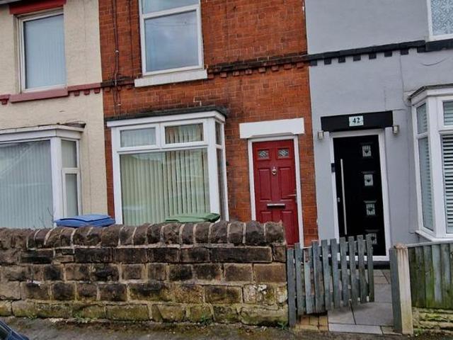 Reindeer Street, Mansfield NG18 2 bed terraced house to rent £800 pcm £185 pw