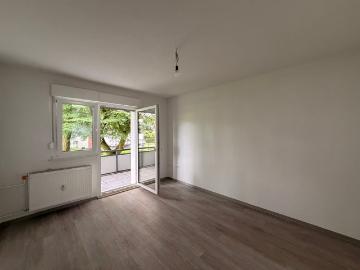 Reinkommen und Woh n fühlen: interessante 3 Zimmer Wohnung mit Sonnenbalkon