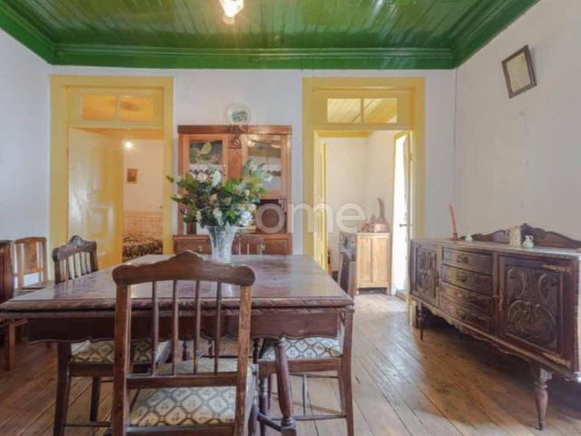 Reinvente a sua Casa no Coração de Ervedosa do Douro | 49.870 €