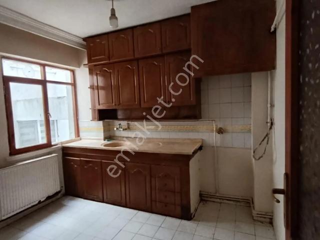 Rekoor Emlaktan Gazi Cad.3+1 Satılık Daire