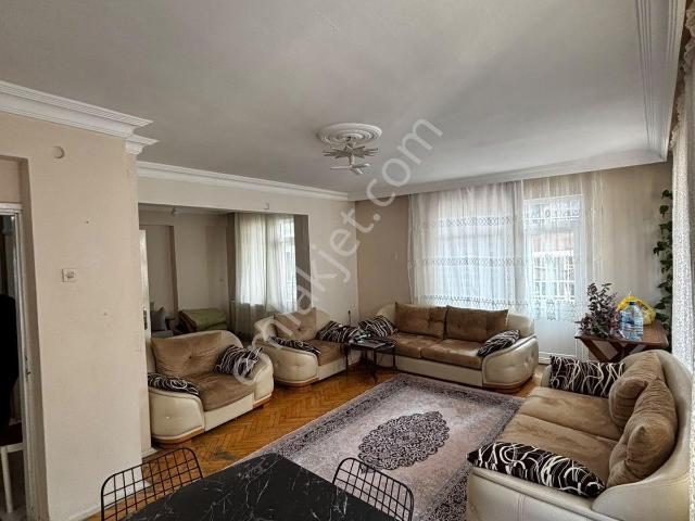 Rekoor Emlaktan Modern Pazarında 2+1 120 M2 Satılık Daire