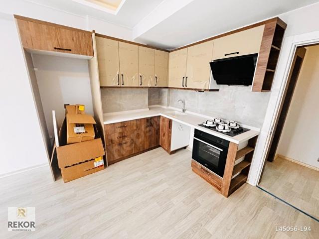 REKOR'DAN TUZCUMURAT'TA ÖNCEPHE YENİ BİNADA EBEVEYN BANYOLU FIRSAT 2+1 DAİRE