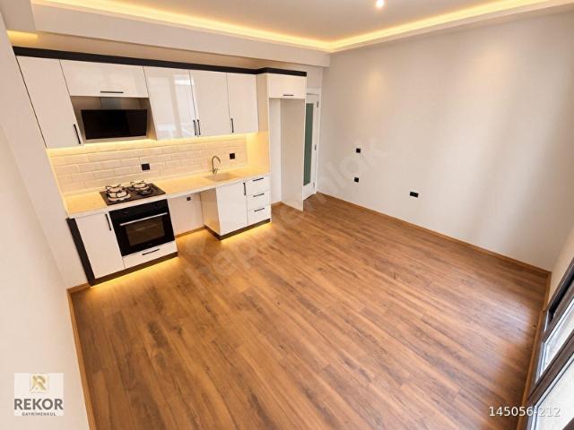 REKOR'DAN AKÇAY MERKEZE YAKIN ÖNCEPHE YENİ BİNADA ULTRA LUX SIFIR 2+1 DAİRE
