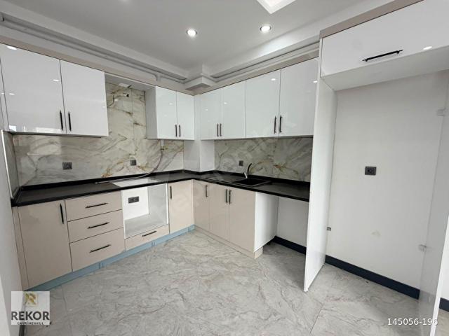 REKOR'DAN CENNETAYAĞINDA YERDEN ISITMALI ULTRA LUX ARAKAT SIFIR 1+1 DAİRE