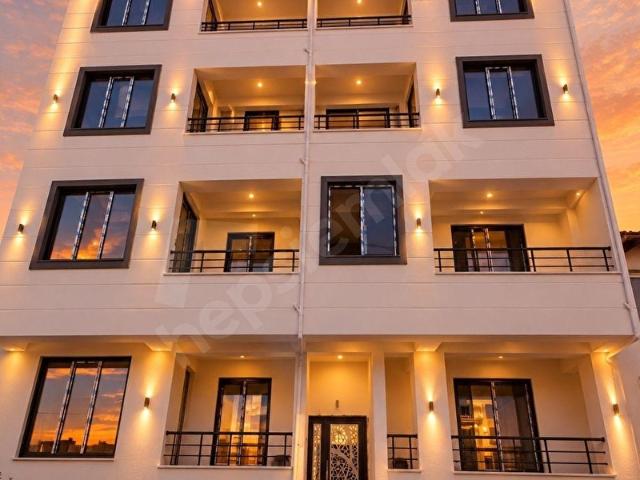 REKOR'DAN EDREMİT'TE SIFIR BİNADA ASANSÖRLÜ ARAKAT 1+1 DAİRE