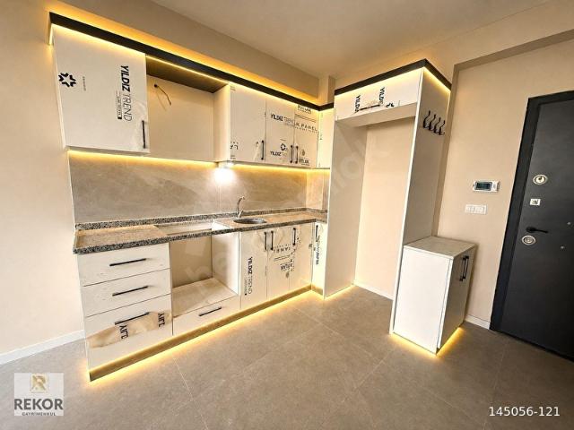 REKOR'DAN'DAN ÖNCEPHE SIFIR BİNADA KAÇMAZ FIRSAT ARAKAT YERDEN ISITMALI 1+1 DAİRE