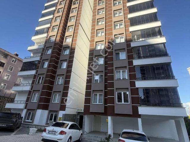 Reksa'dan Dolunayda Site İçinde 3+1 Kiralık Daire