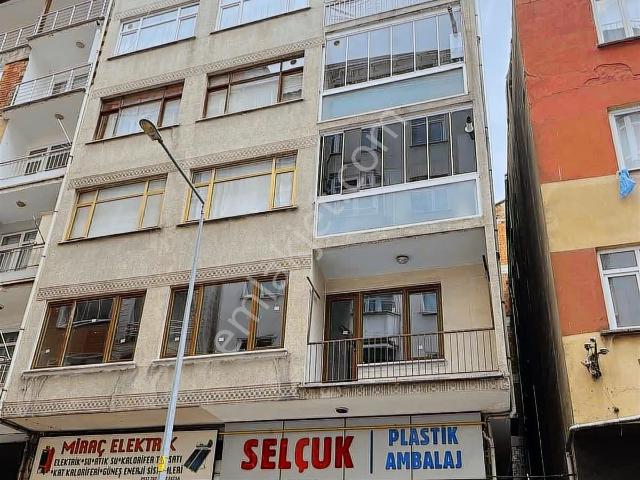 Reksa'dan Merkeze Yürüme Mesafesinde 2 Adet Satılık Kargas Ev