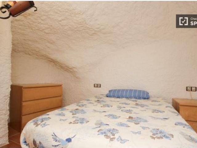 Relajante habitación con escritorio en piso compartido, San Francisco Javier