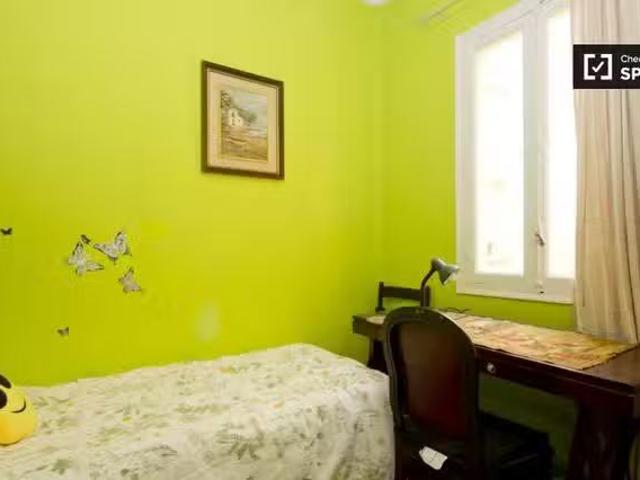 Relajante habitación en un apartamento de 4 dormitorios en Ret.