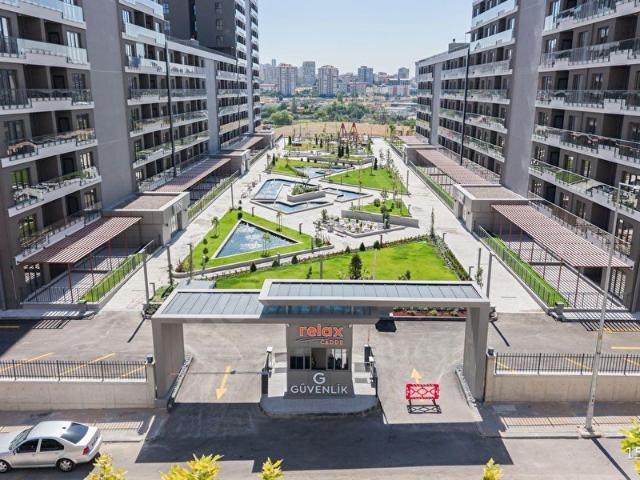RELAX CADDE SİTESİ'NDE PEYZAJ MANZARALI 1+1 SATILIK DAİRE