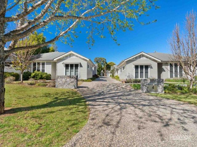 Relax in Hamptons Style Stunning 2 Bedroom Townhouse for Rent