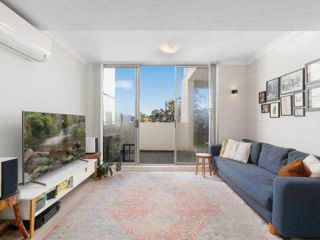 Relaxed Modern Apartment Delivers Everyday Comfort and Ultimate Convenience