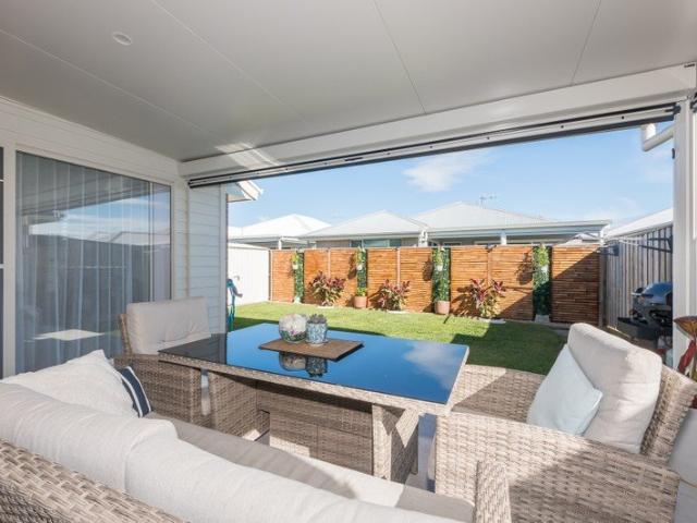 Relaxed Over 55s Living in the Prestigious Hamptons Lifestyle Village