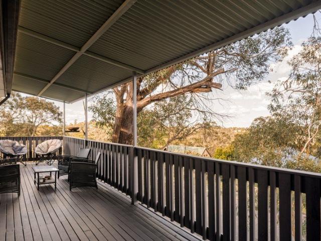 Relaxed, open living with sweeping views