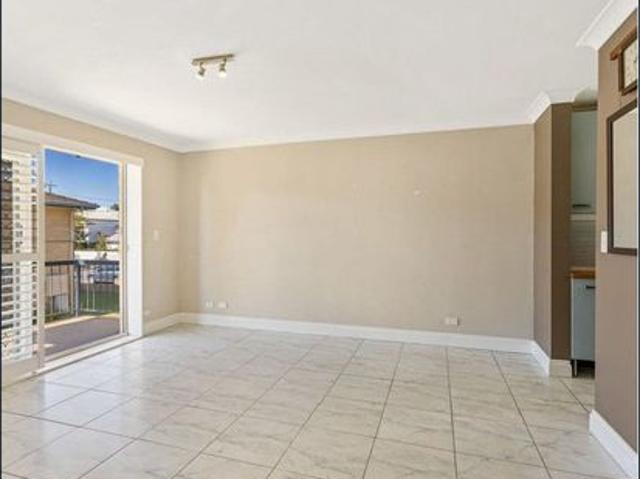 Relaxed Bayside Living Just Minutes from the Water