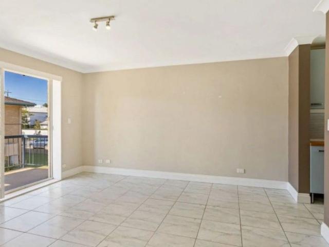 Relaxed Bayside Living Just Minutes from the Water