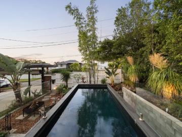 Relaxed Bayside Living with Space, Comfort & Everyday Convenience!