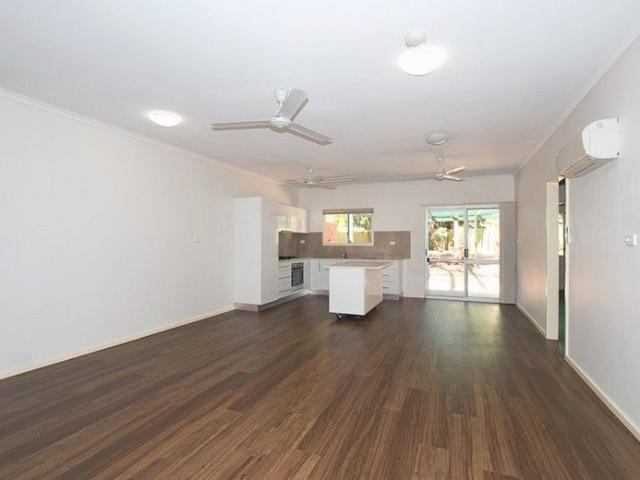 Relaxed Beachside Living 3x1 Family Home