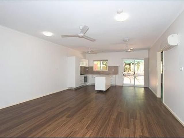 Relaxed Beachside Living 3x1 Family Home