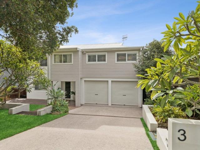 Relaxed beachside living in coveted Wamberal setting