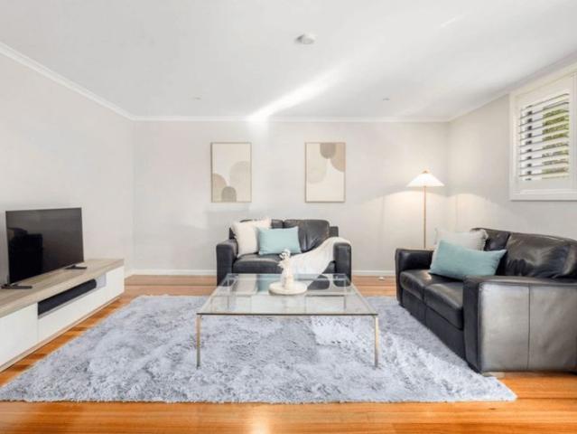 Relaxed Beachside Living in the Heart of Dromana