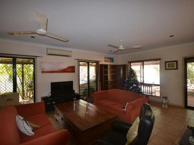 Relaxed Broome Living with Pool & Garden Maintenance Included