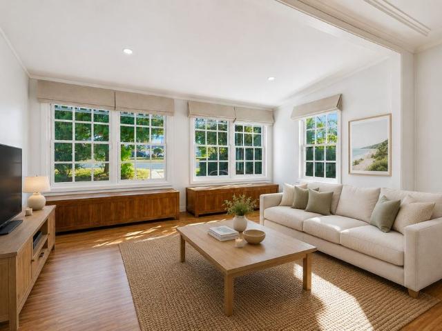 Relaxed Coastal Family Living in the Heart of Mona Vale