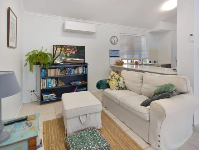 Relaxed Coastal Living Bli Bli Home with Solar Included for energy saving