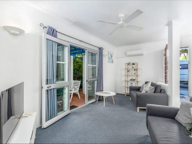 Relaxed Coastal Living Fully Furnished 1 Bedroom Unit in Tin Can Bay