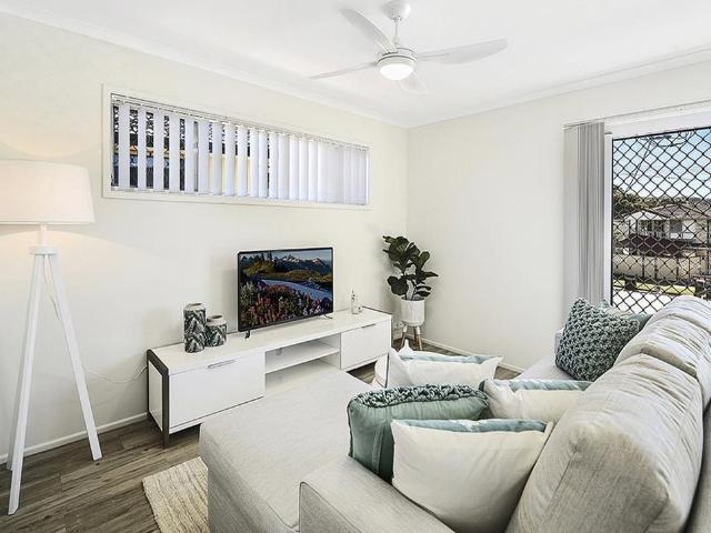 Relaxed Coastal Living in a Great Location!