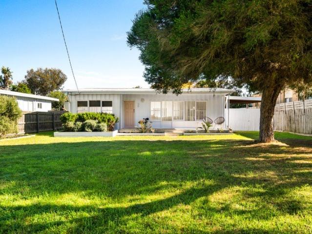 Relaxed Coastal Living in a Peaceful Bay side Setting