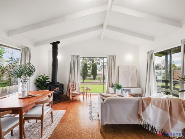 Relaxed Coastal Living in a Peaceful Red Rocks Location