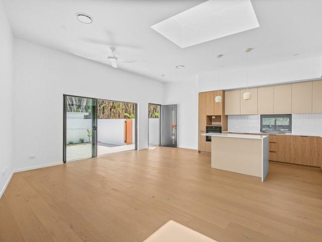 Relaxed Coastal Living in a Premier Maya Position
