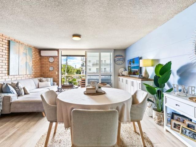 RELAXED COASTAL LIVING IN GOLDEN BEACH