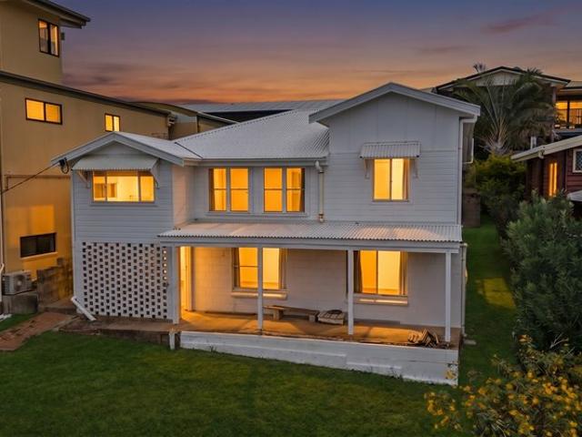 Relaxed Coastal Living in Prime Emu Park Location