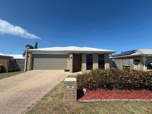 Relaxed Coastal Living in Royal Sands Estate!