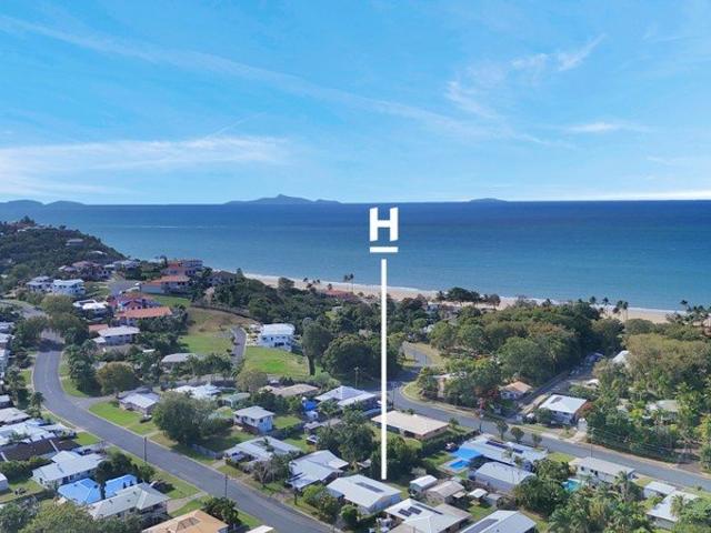 Relaxed Coastal Living in the Heart of Blacks Beach