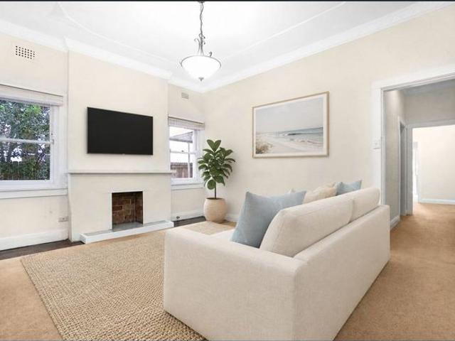 Relaxed Coastal Living in the Heart of North Bondi